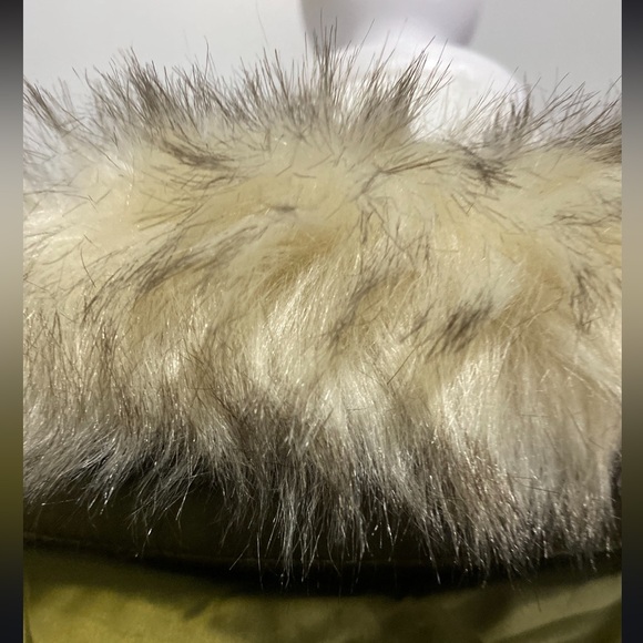 Cropped Puffer Jacket. - Picture 4 of 4